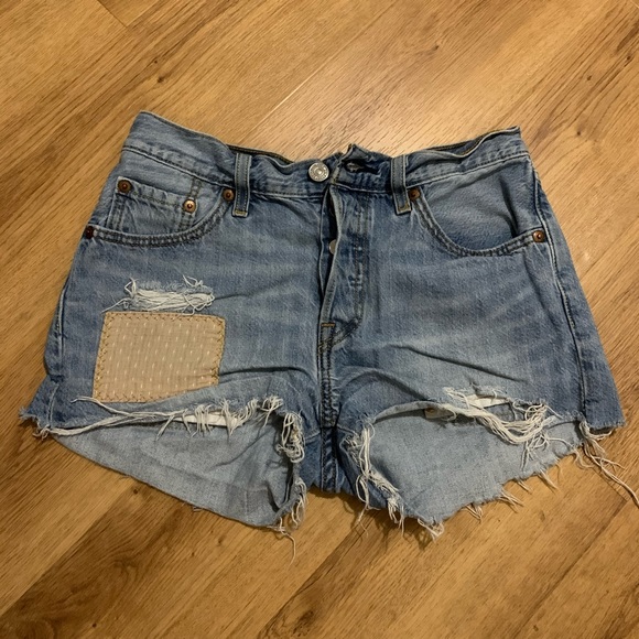 Levi’s shorts - Picture 1 of 3